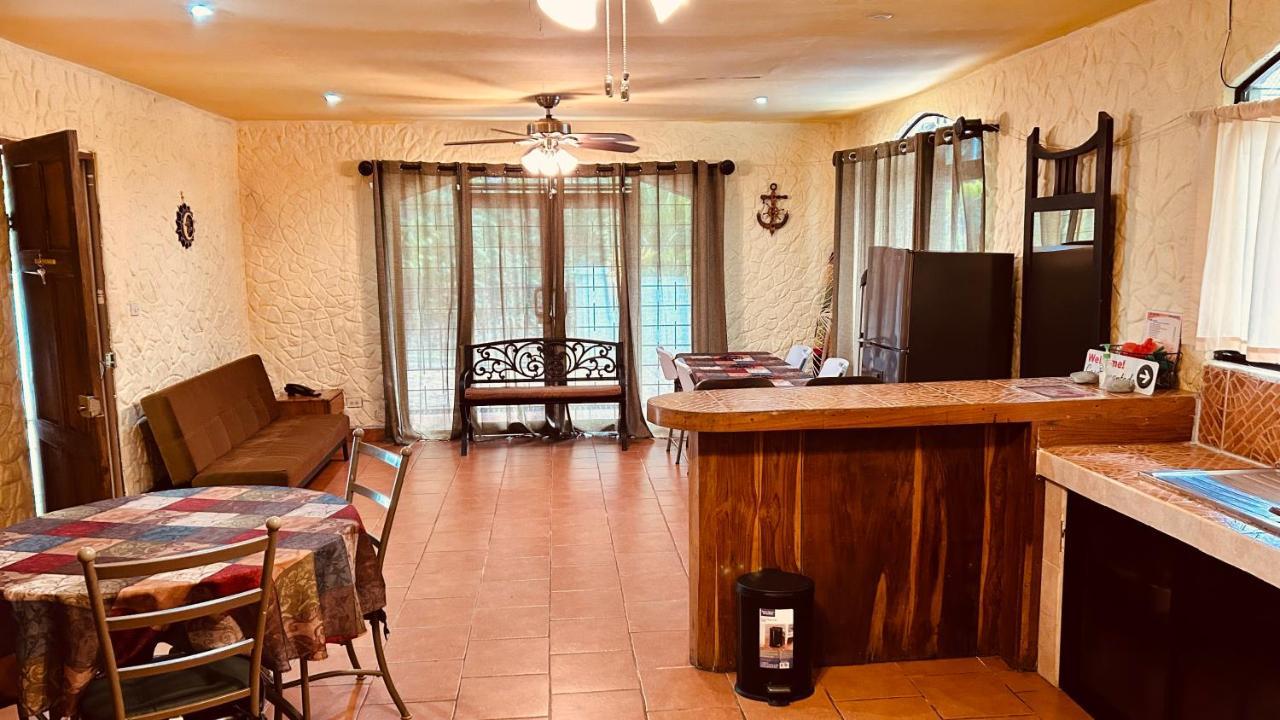 Casa Encantada Offers You Two-Bedroom House, 1 Tiny Apartment & 3 Double Rooms Manuel Antonio Exteriör bild