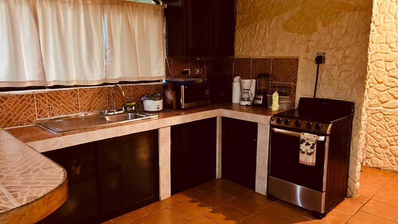 Casa Encantada Offers You Two-Bedroom House, 1 Tiny Apartment & 3 Double Rooms Manuel Antonio Exteriör bild
