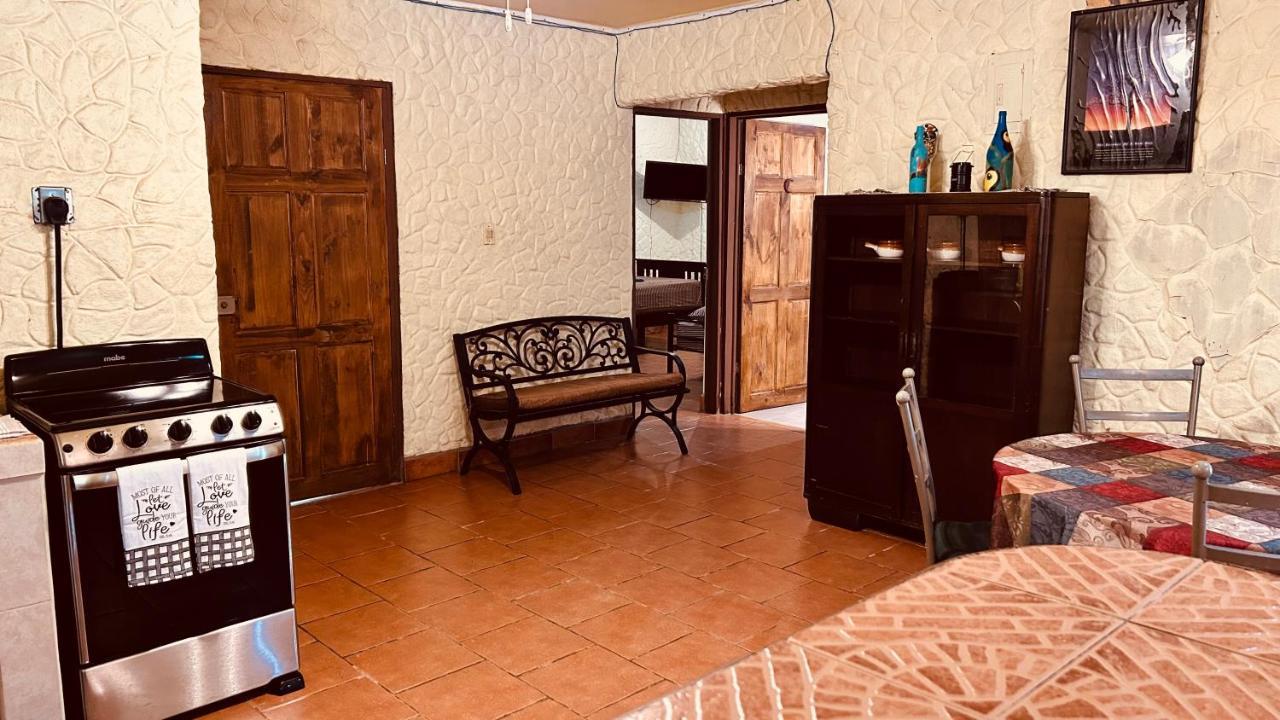 Casa Encantada Offers You Two-Bedroom House, 1 Tiny Apartment & 3 Double Rooms Manuel Antonio Exteriör bild