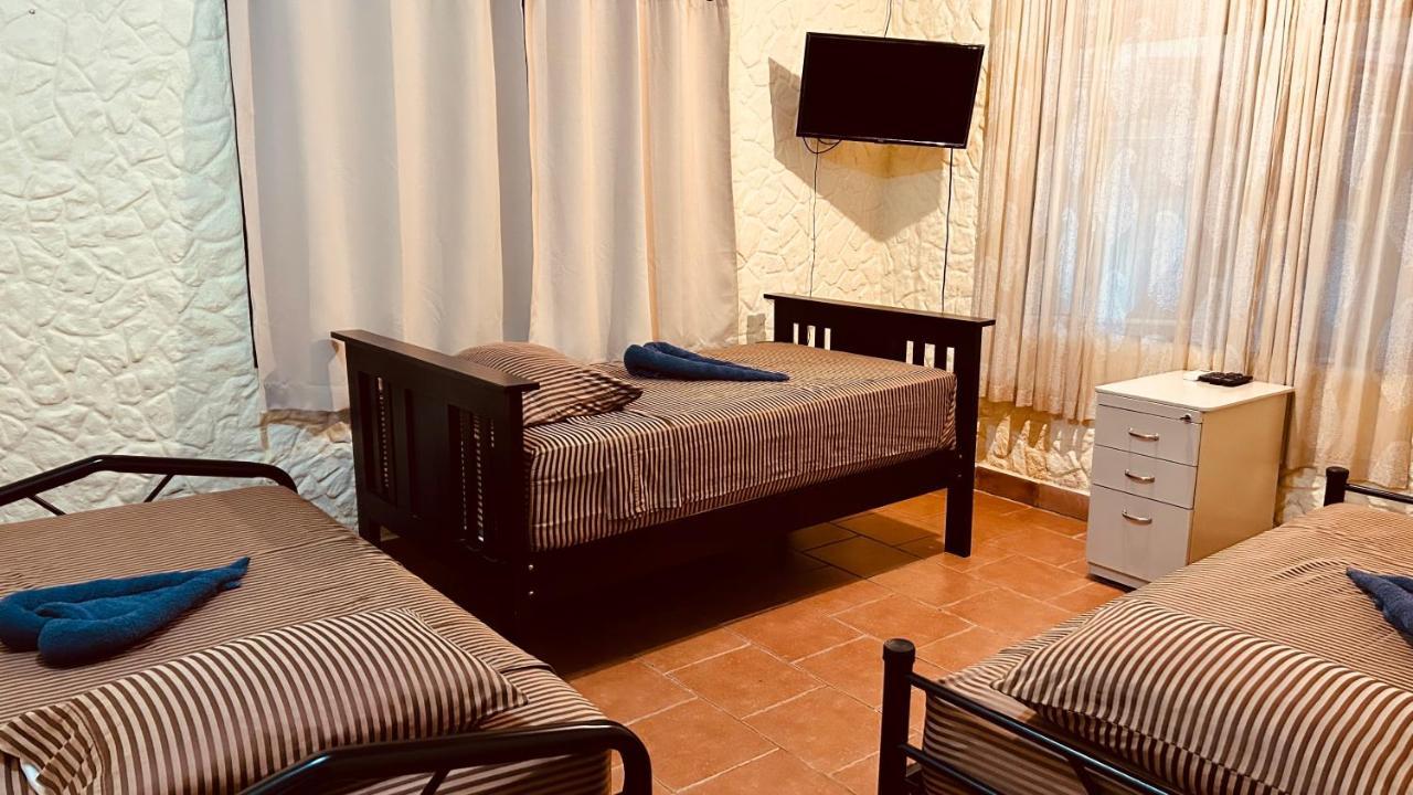 Casa Encantada Offers You Two-Bedroom House, 1 Tiny Apartment & 3 Double Rooms Manuel Antonio Exteriör bild