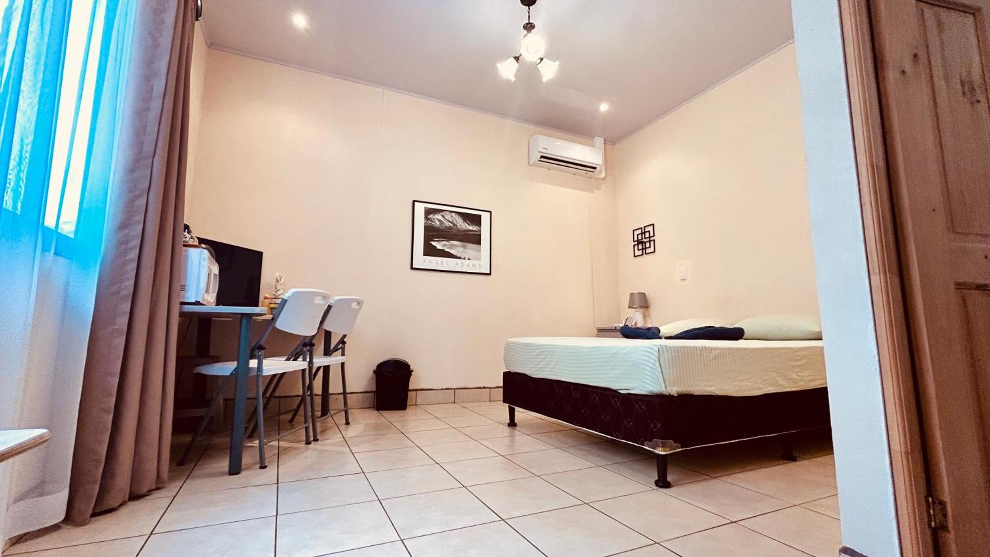 Casa Encantada Offers You Two-Bedroom House, 1 Tiny Apartment & 3 Double Rooms Manuel Antonio Exteriör bild
