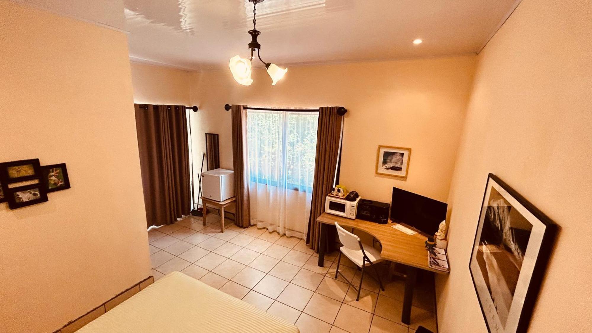 Casa Encantada Offers You Two-Bedroom House, 1 Tiny Apartment & 3 Double Rooms Manuel Antonio Exteriör bild